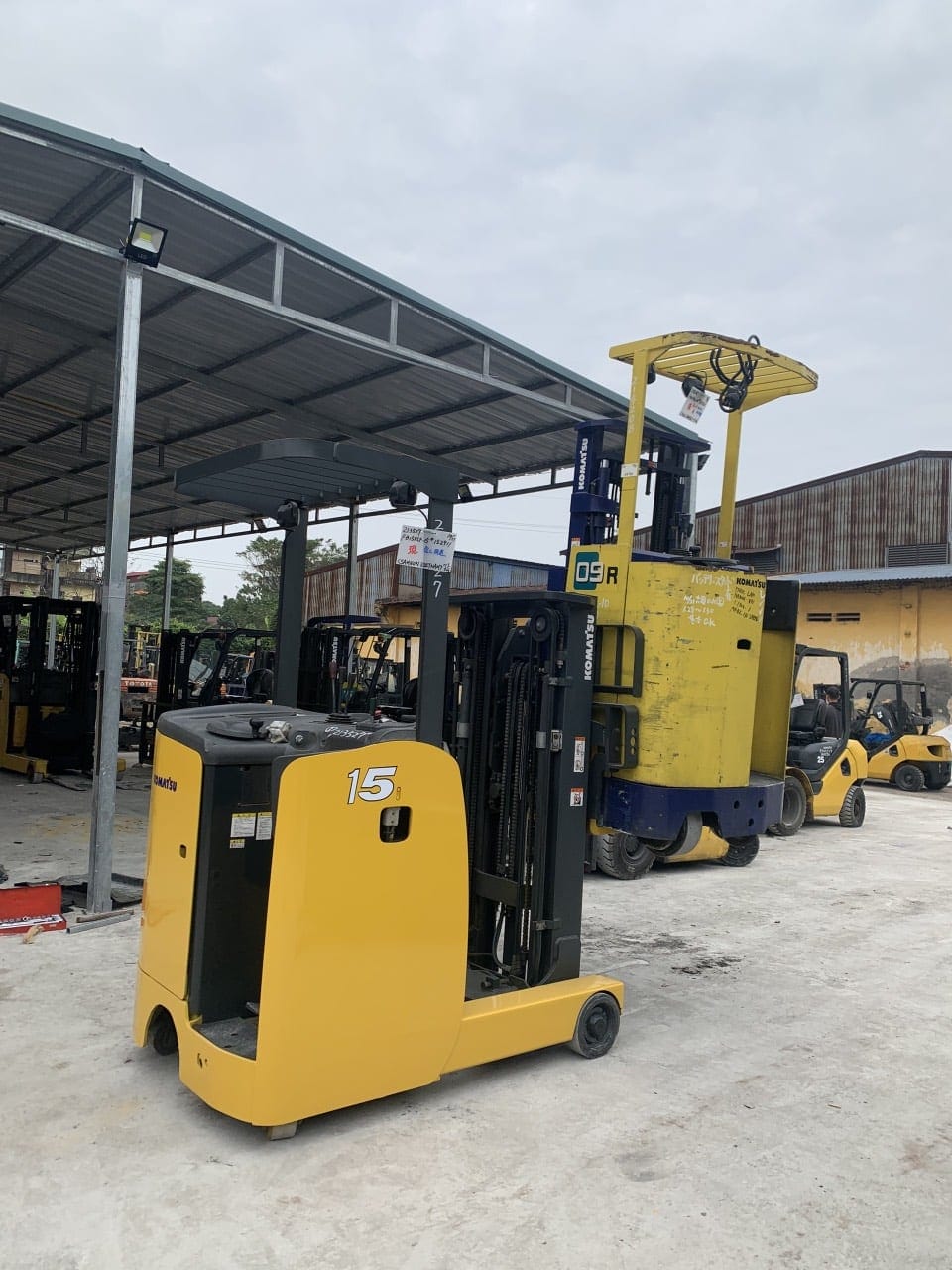 Xe nâng điện đứng lái 1.5 tấn thử tải