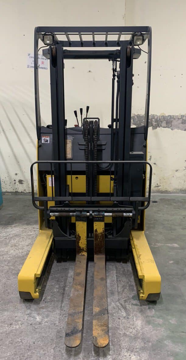 Tháp chui công xe nâng điện đứng lái