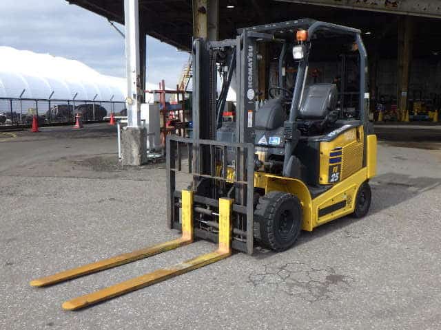 Xe Nâng Điện 2.5 Tấn Komatsu Dịch Càng