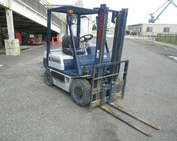 Xe nâng xăng 1.5 tấn Komatsu FG15L-15