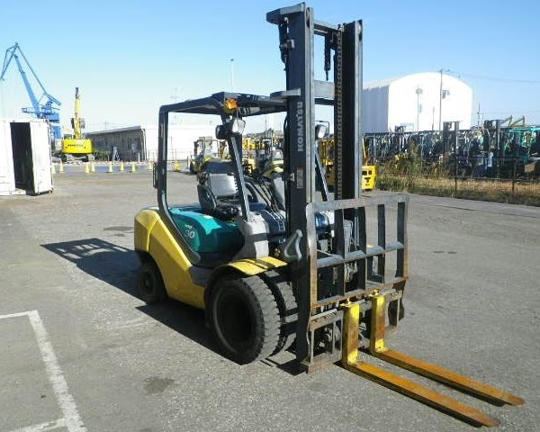 Xe nâng dầu 3 tấn Komatsu FD30HT-16