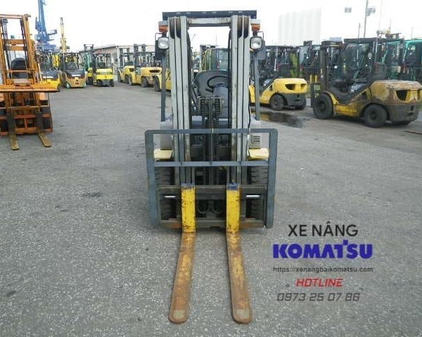 Xe Nâng Xăng Komatsu Dịch Giá