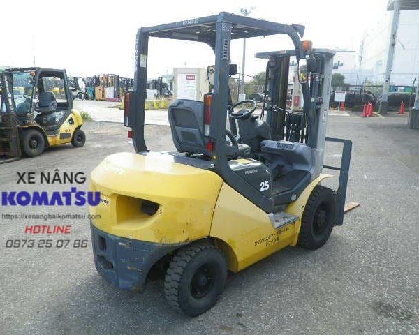 Xe Nâng Xăng Komatsu 2.5 Tấn