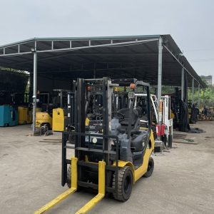 Xe nâng dầu 1.5 tấn Komatsu FD15T-21