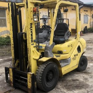 Xe nâng cũ chạy dầu 2.5 tấn Komatsu FD25T-16