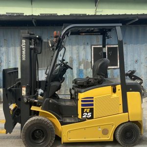 Xe nâng điện 2,5 tấn bình khô sạc nhanh Komatsu FE25-1